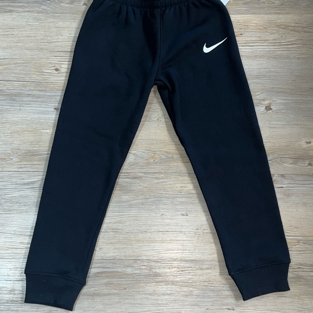 Nike Black Sweatpants Relaxed Fit Elastic Cuffs